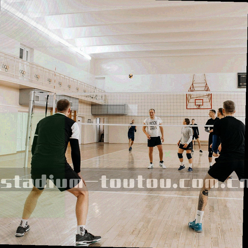 深色底上的手写体与等宽字体拼贴示意，形似编辑部选题板